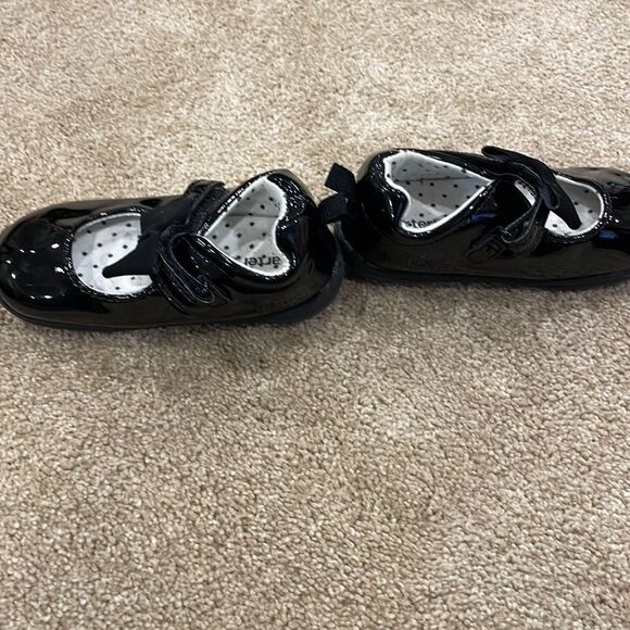 CARTERS Size 6 Black Shoes Good Condition - Picture 2 of 5